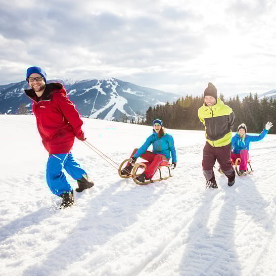 Hotel_Tauernhof_Winter_rodeln