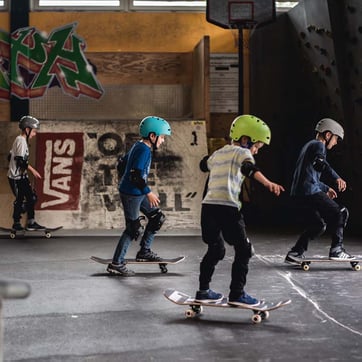 Skatekurs in der Halle
